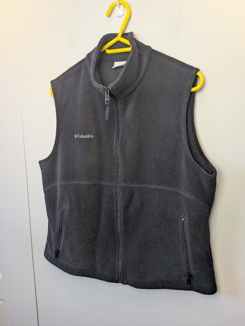 COLUMBIA Women Fleece Zip Up Sweater Size XL Black Color Sleeveless Pockets